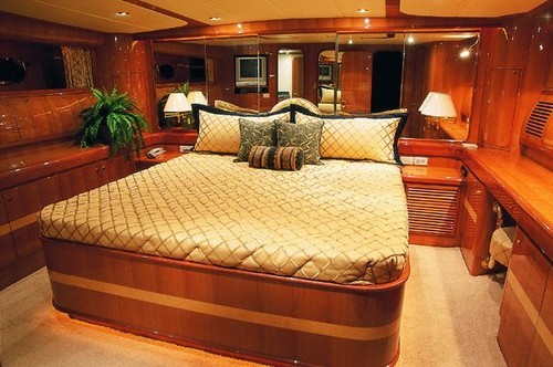 Luxurious master stateroom aboard the Johnson 58’. © SW